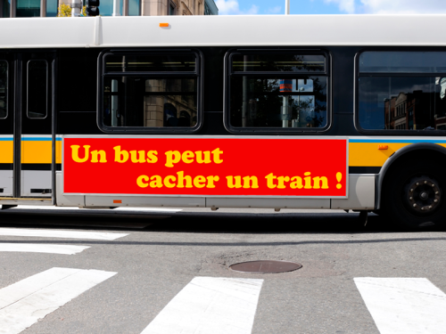 Affichage publicitaire sur un arrière de bus 