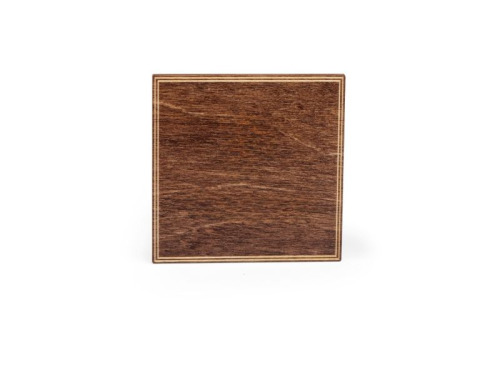 Sous-bock carré en bois marron sur fond blanc
