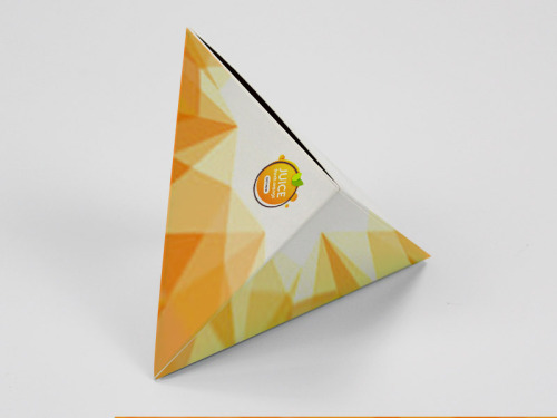 Boîte à offrir pyramide orange personnalisable