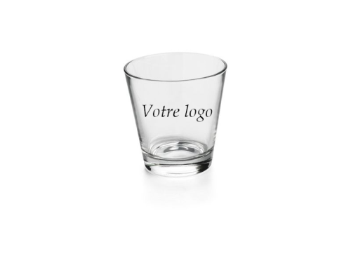 Verre à whisky classique transparent vide avec inscription Votre logo sur fond blanc